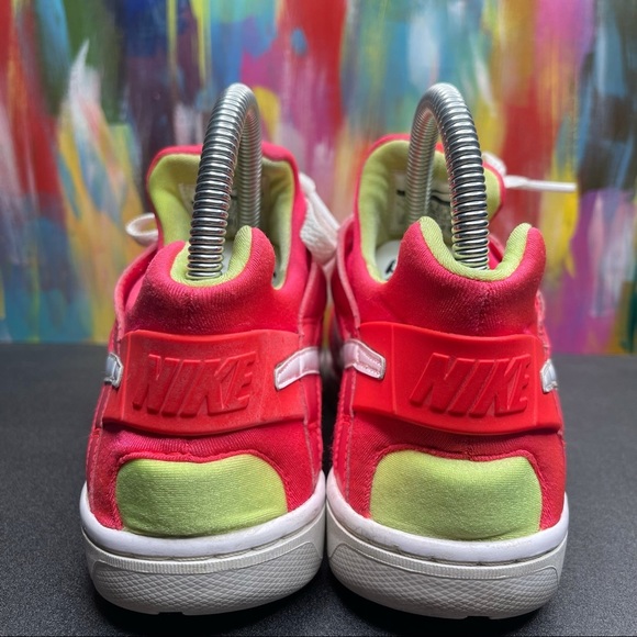 Nike 2010 Huarache Sneakers - Picture 4 of 7